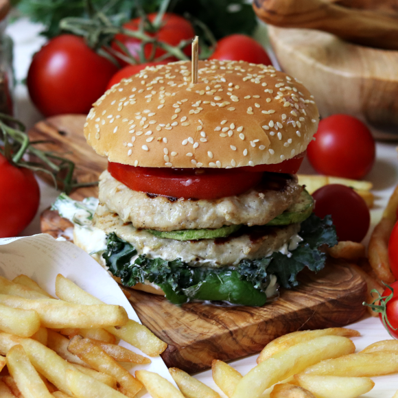 Burger de pui cu sos de iaurt